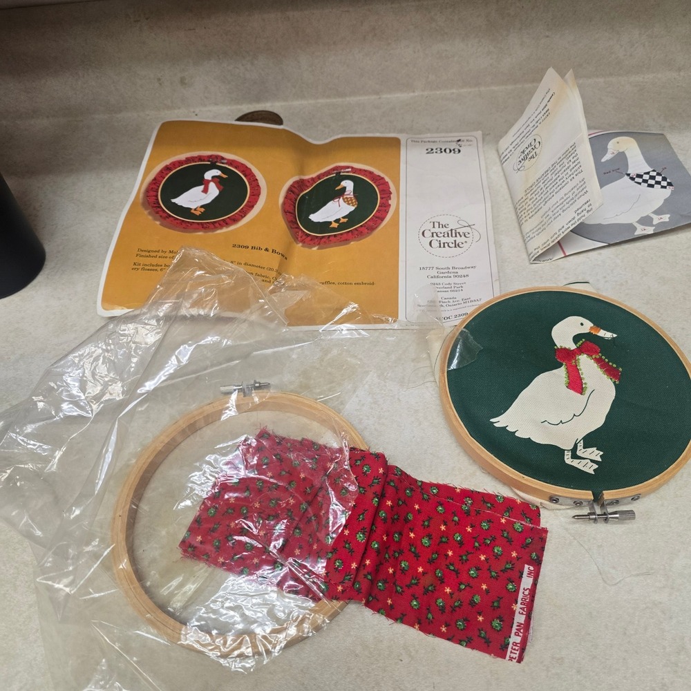 Vtg 1984 The Creative Circle Bib & Bows Goose Embroidery Kit 2309 Molly Fleming